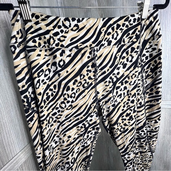 PINK Sport Ankle Leggings Animal Print - Picture 3 of 8